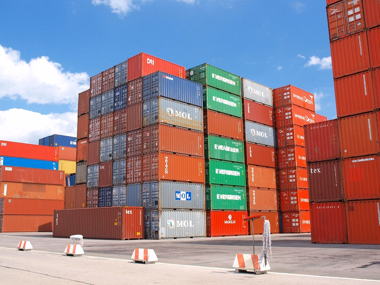 Seamless Shipping Across Multiple Modes Image